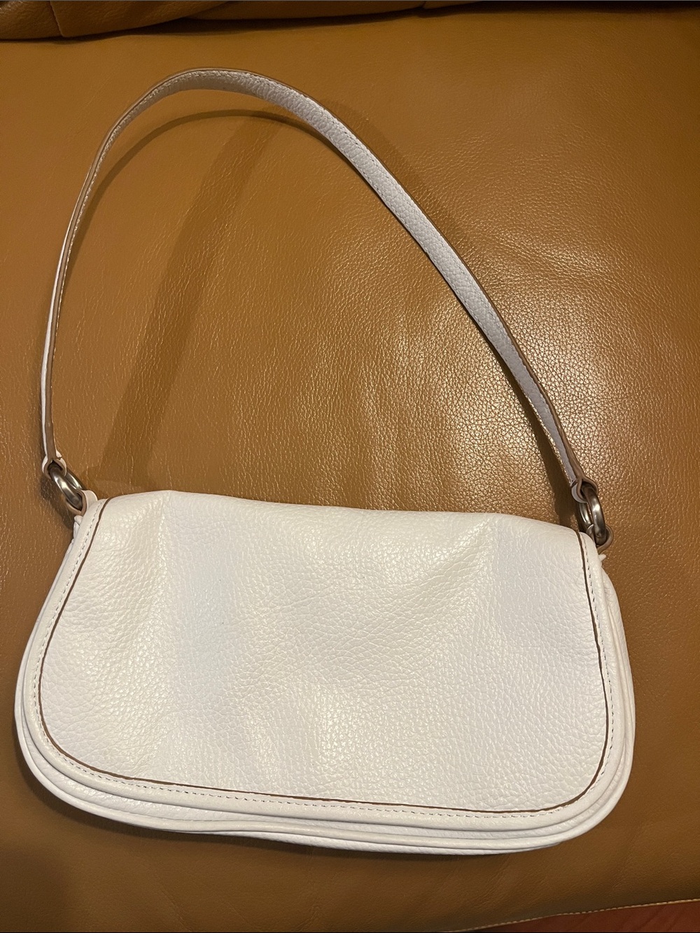 Wilsons Leather White Pebble Leather Shoulder Bag